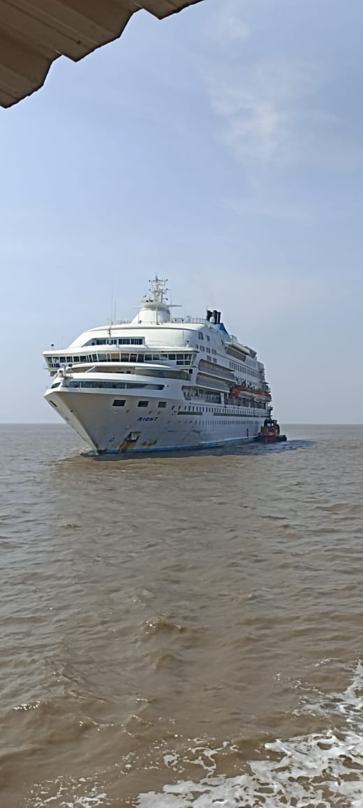 shippinginbox's tweet photo. @AllSeafarers
@COSCOSHIPPING
@tradewindsnews
@Shipping_Herald
@HELLENICSHIP
@dstnews
@shipmin_india
@dgshipping_IN
@IMOHQ

https://t.co/bwIwyrEemd https://t.co/YJ9P2gPxbK