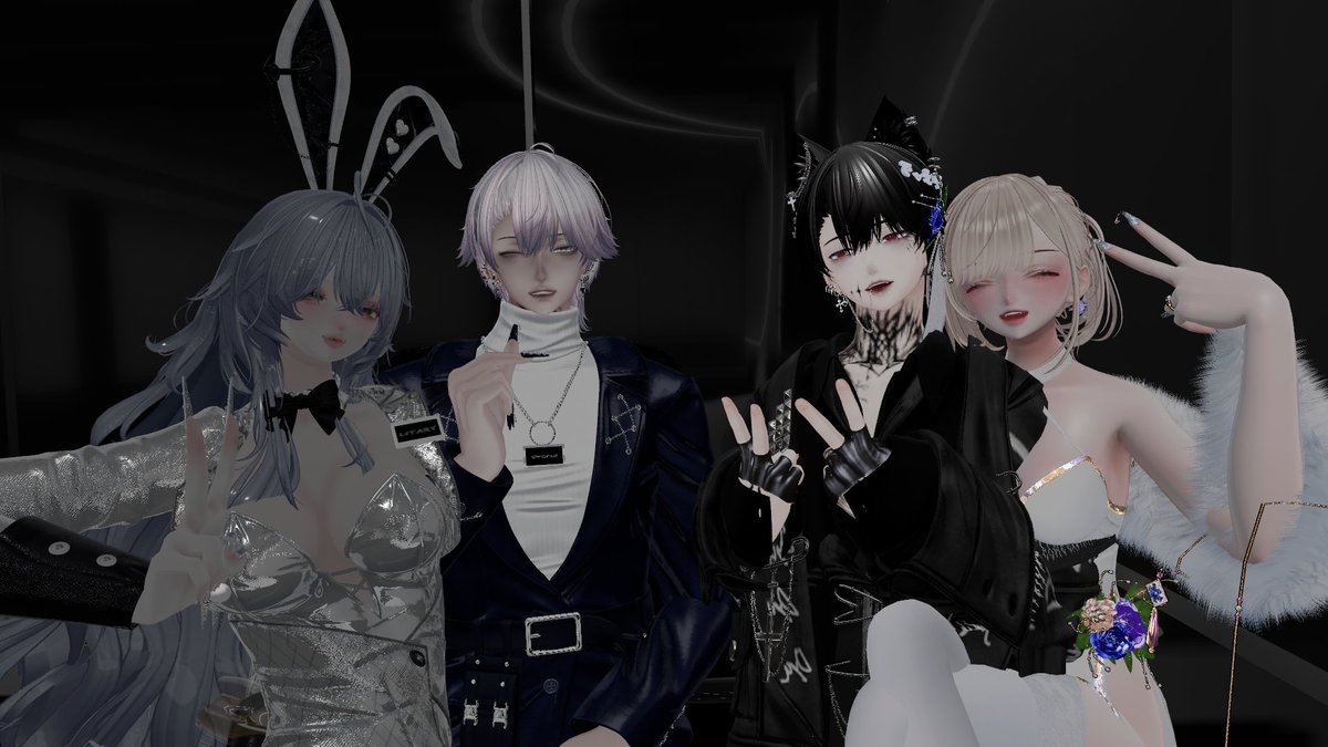 第一回プレオープンありがとうございました！
個性が強いキャスト達の接客&amp;撫ではどうでしたか？
VRCで一番お酒の香りがするイベントVelVetさんからもキャストさんが来て頂き楽しいひと時になっていれば幸いです！
次回のご来店お待ちしております♡
#Bar_Insanus