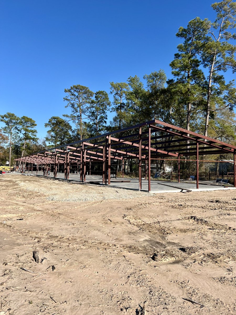 developassets's tweet image. Another day, another 10,000 SF.
This is what we call “weld up”.
I fabricate on-site for smaller projects like this.
Ask me anything.
