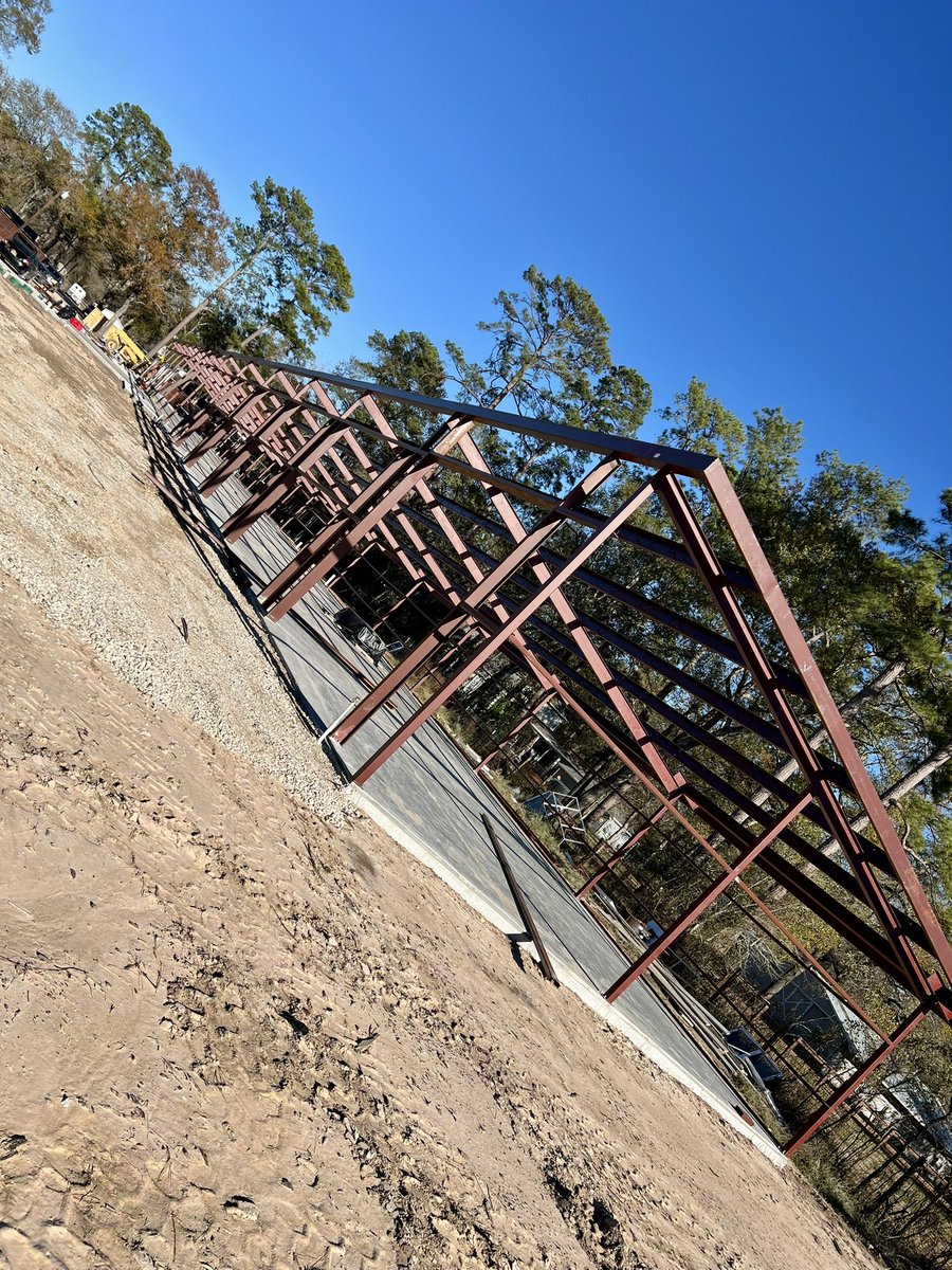 developassets's tweet image. Another day, another 10,000 SF.
This is what we call “weld up”.
I fabricate on-site for smaller projects like this.
Ask me anything.