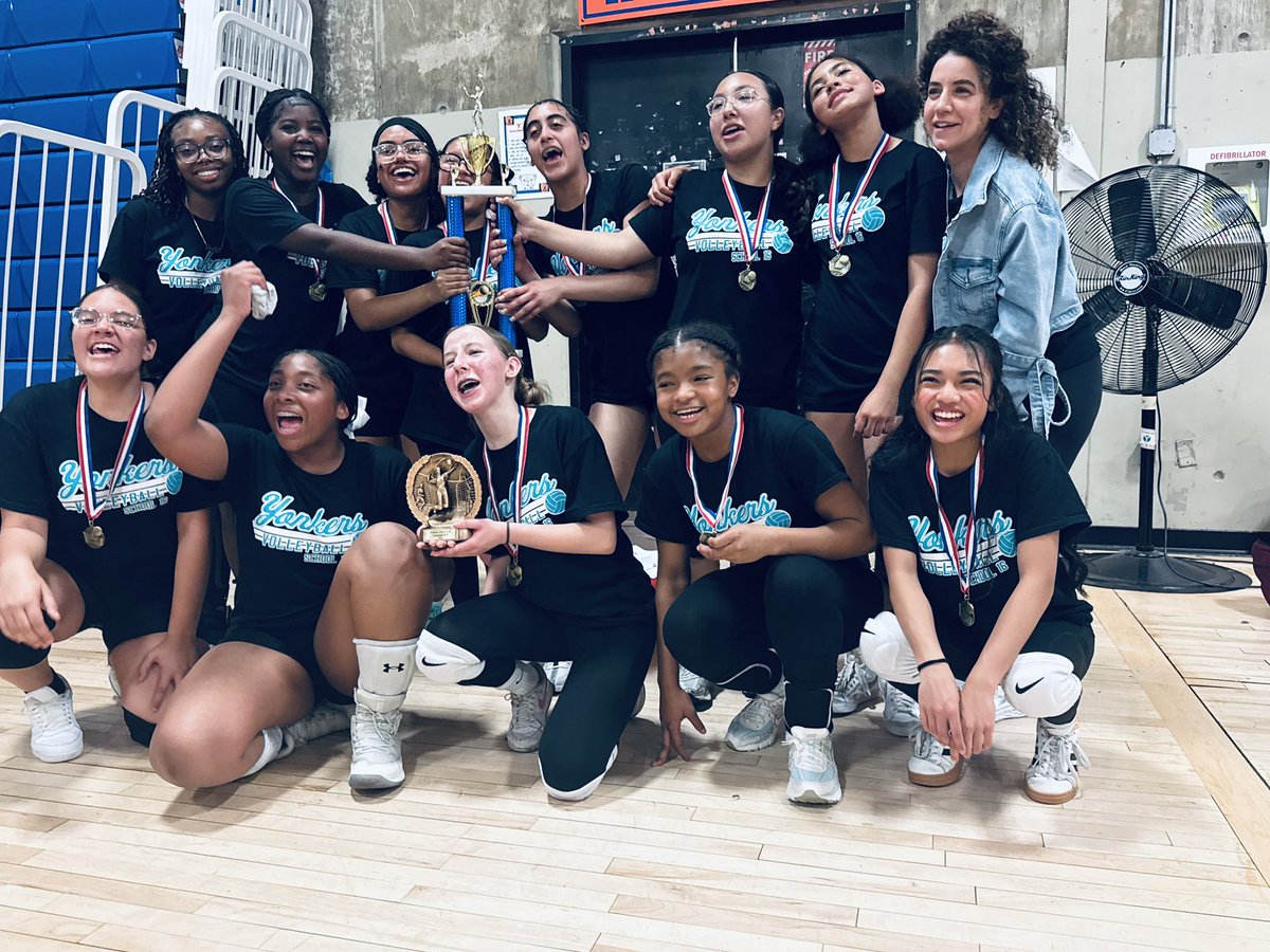 DrVVasquez's tweet photo. Congratulations to the @school16yonkers Intramural Girls Volleyball Team on winning the championship! We are so proud of you. Thank you Coach Angiolillo &amp; Ms. T. for taking our team to the next level! @YonkersSchools @AnibalSolerJr https://t.co/79pZvoxB0a