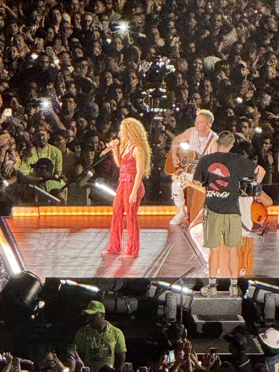 ShakiAustralia's tweet photo. First day of Shakira’s concert in Barranquilla! 🔥🇨🇴 #ShakiraInBarranquilla #LobaTour https://t.co/CL1E0zEvAE