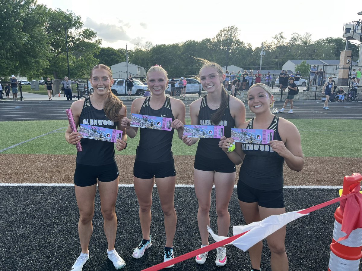 Distance Medley of Elaina, Alli, Brooklyn, and Breckyn bring home the win and qualify for state next week!!