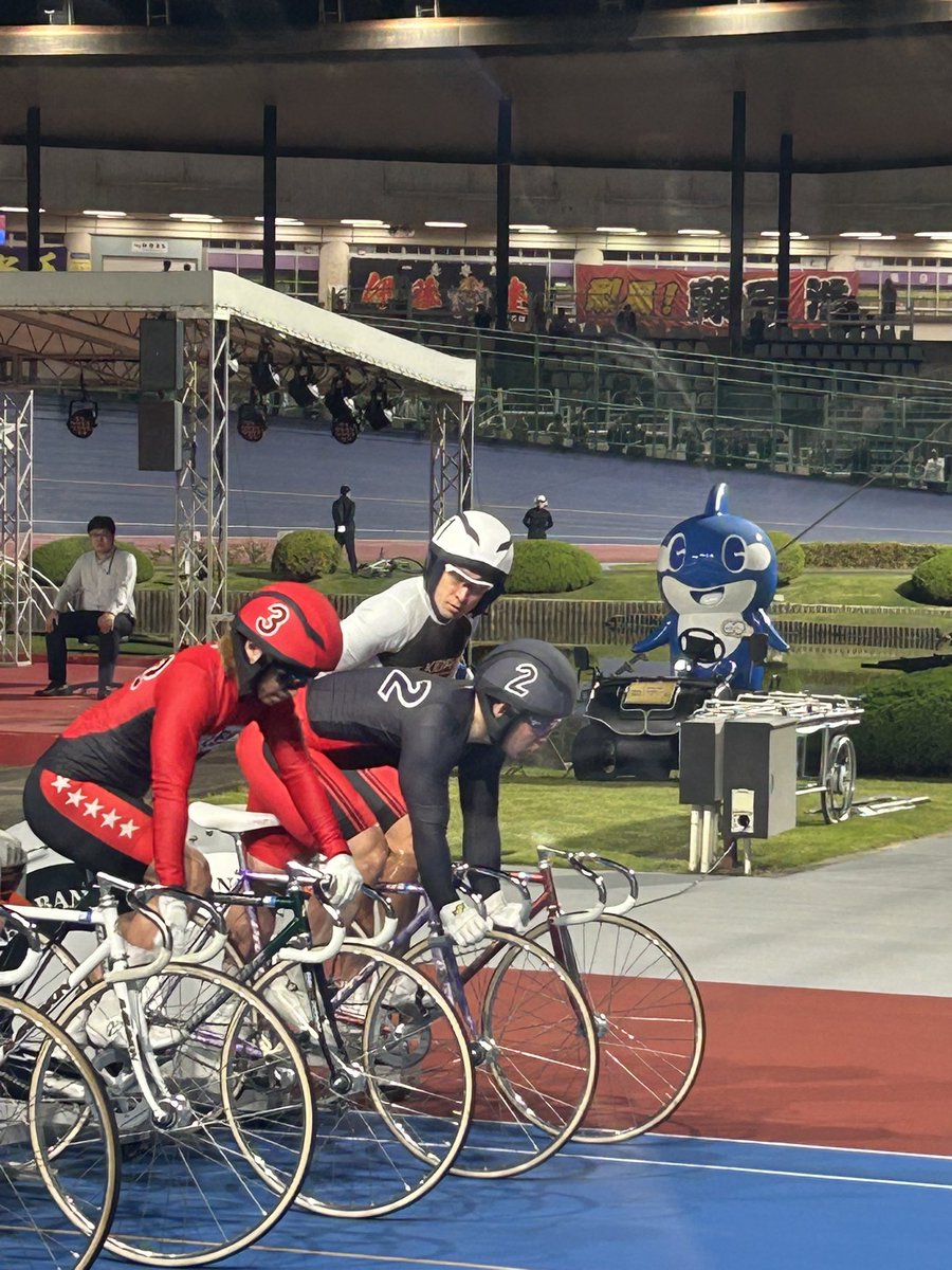 Michan_0310x's tweet photo. モラ男🧔‍♂️の影響で競輪見るように
なって初めて郡司さん🚴‍♀️見た時に
衝撃受けて念願の生郡司みれた😭🩵
かっこよすぎた〜🥹🥹🥹🫶🏻 https://t.co/V8CVhY5mXb