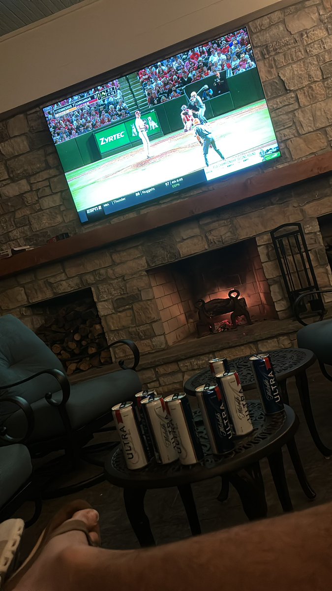 CarlMarcus69's tweet photo. Cmon man. Don’t get better than this. Go Vols! https://t.co/VSI8anSY9n