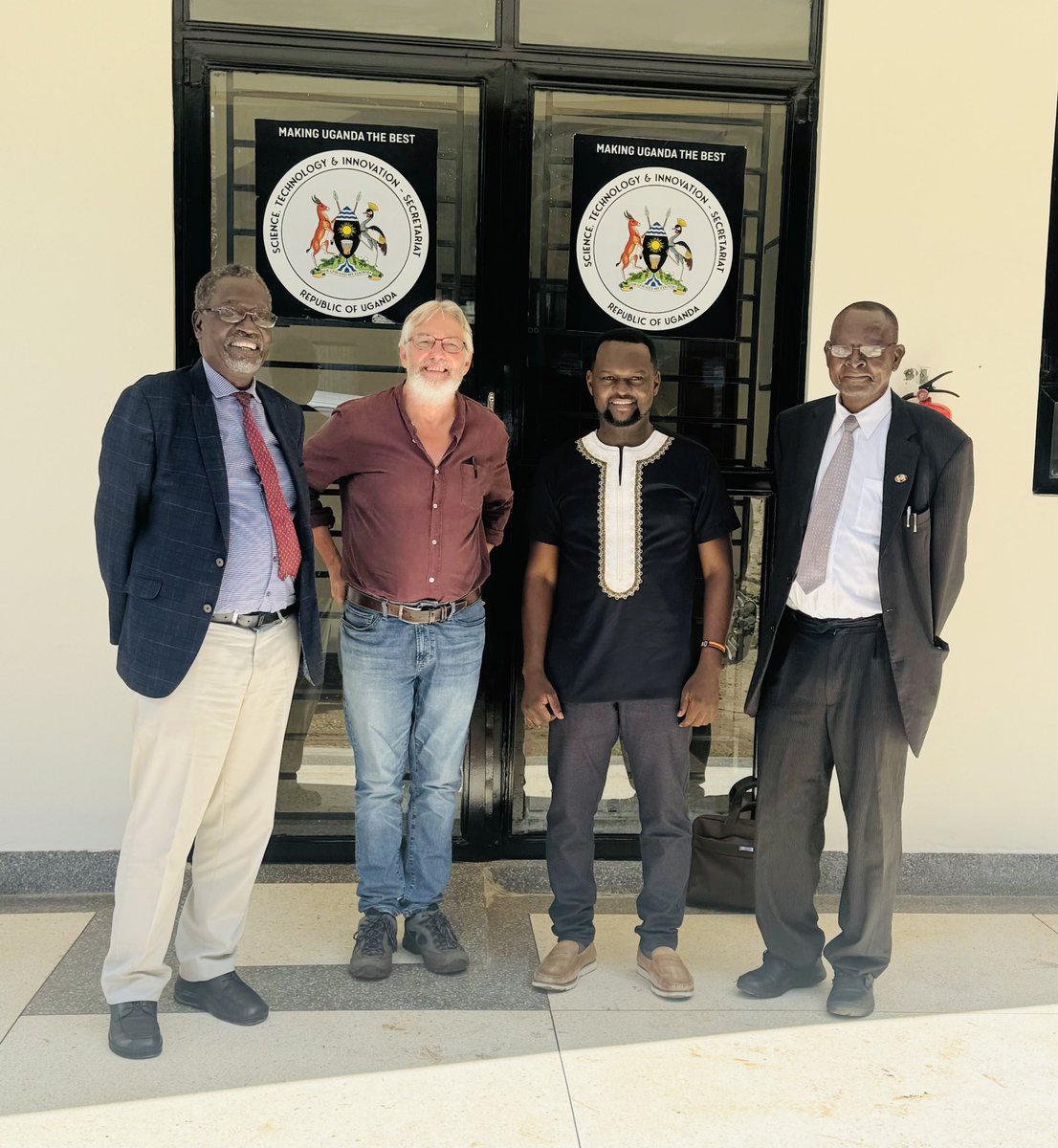 sobakiro's tweet image. Yesterday @BusitemaUni @bunapric hosted @RobW_Mondiaal from Farmacie Mondiaal Netherlands! Our discussions focused on capacity development of pharmacy training at Busitema University. We gladly welcome Farmacie Mondiaal as our partner!