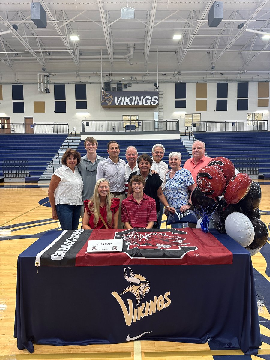 AREaton's tweet image. Thanks to all of the family, teammates, coaches, and friends who have supported Knox over the years. We are so excited that he will continue to run as he moves on to University of SC.  I can’t believe that Saturday is his final race as a Viking!  💙💛