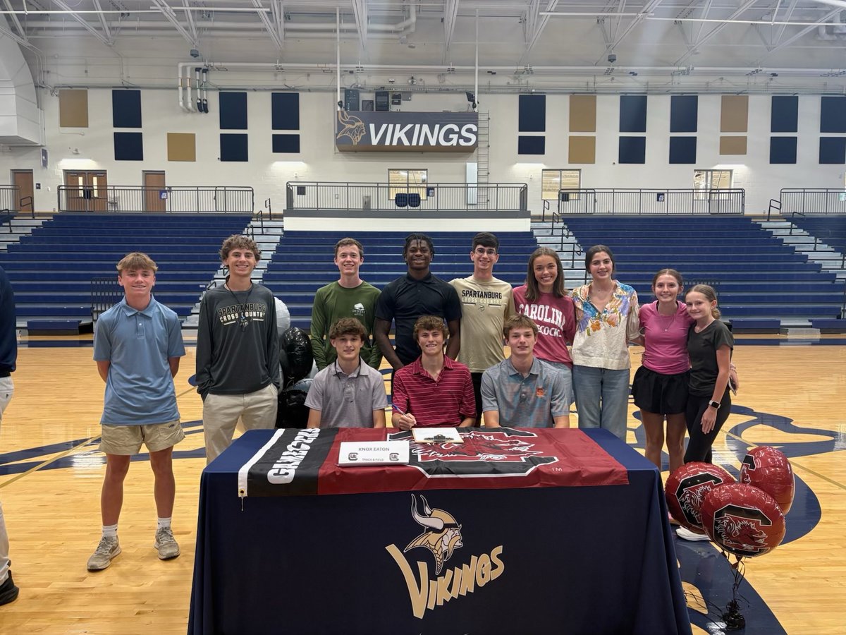 AREaton's tweet image. Thanks to all of the family, teammates, coaches, and friends who have supported Knox over the years. We are so excited that he will continue to run as he moves on to University of SC.  I can’t believe that Saturday is his final race as a Viking!  💙💛