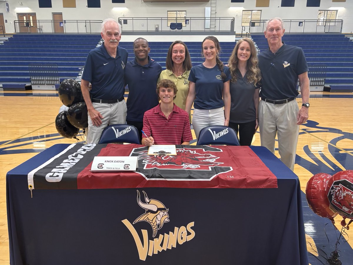 AREaton's tweet image. Thanks to all of the family, teammates, coaches, and friends who have supported Knox over the years. We are so excited that he will continue to run as he moves on to University of SC.  I can’t believe that Saturday is his final race as a Viking!  💙💛