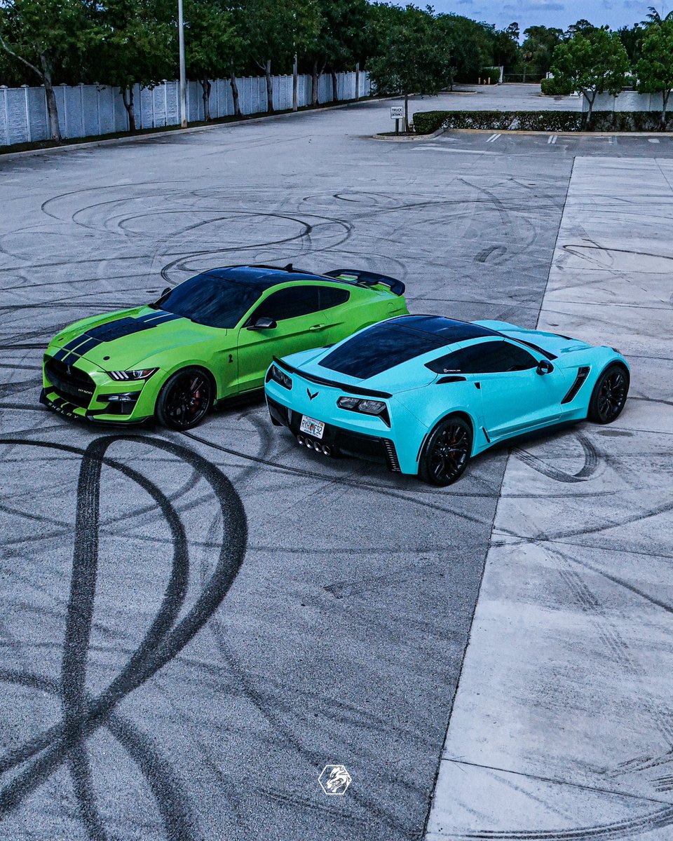 thatboiiscoot's tweet photo. Me and my dawg got our dream whips 🐍🐬🔥 https://t.co/OAGMaSqvsk