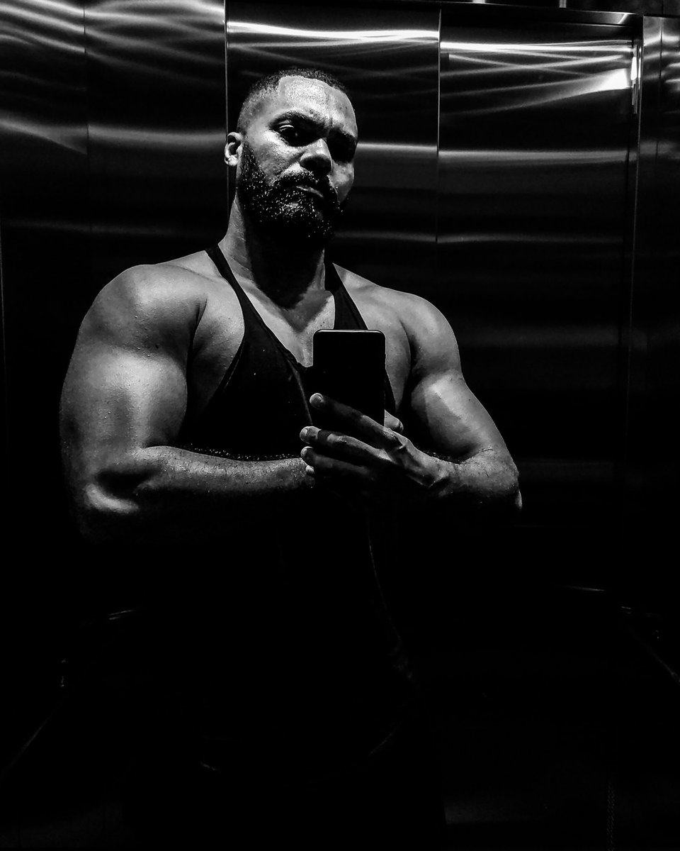 mb_MayBruno's tweet photo. 1% por dia... 

#shape #academia #treino #FitnessMotivation #FitnessGoals https://t.co/hFfi0D5i7O