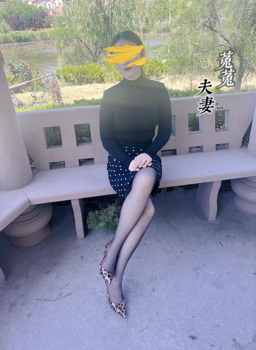 公司里高冷的我

           VS

下班后反差的我

#露出 #淫妻 https://t.co/da9SH4Jvnz