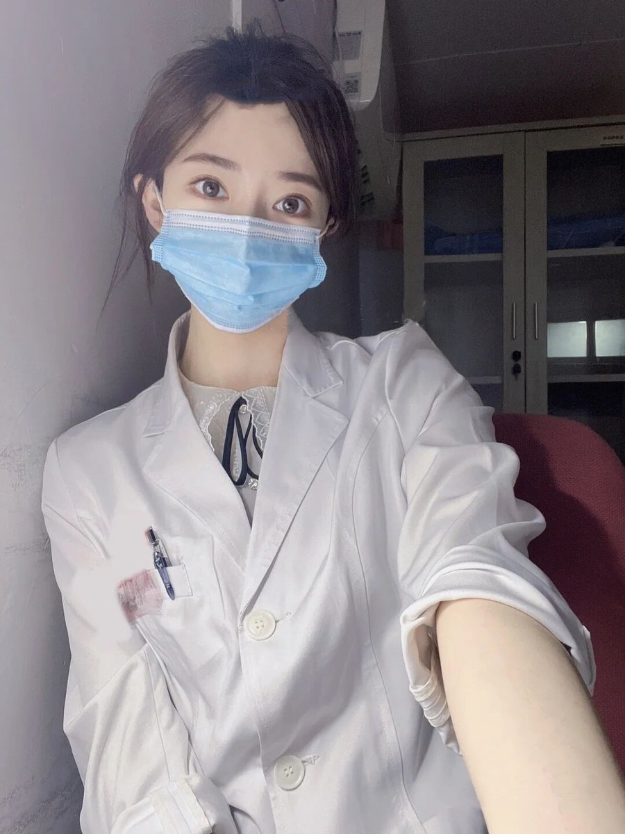 下班还没来得及换白大褂，就被主任和科长叫去酒店，在主任最后一击内射我的同时，科长终于也忍不住也发射出来了。 
想一起玩吗，快来私信我吧！ https://t.co/LBiNoLFxbZ