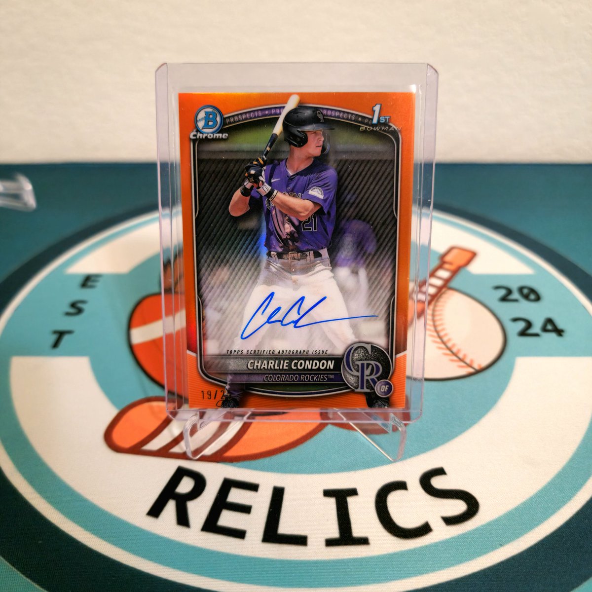 RezzyRelics's tweet photo. 🚨🚨BREAK RECAP🚨🚨

Tonight was surreal. I had been waiting for a night like this since I started breaking. To pull a whale of a card. To feel that sense of dumbfoundedness where you can't believe what you just pulled, and no words justify how awesome it feels.

Well, here it is....

...I still can't believe it.

#RezzyRips #thehobby #HobbyX #TBBReposts
