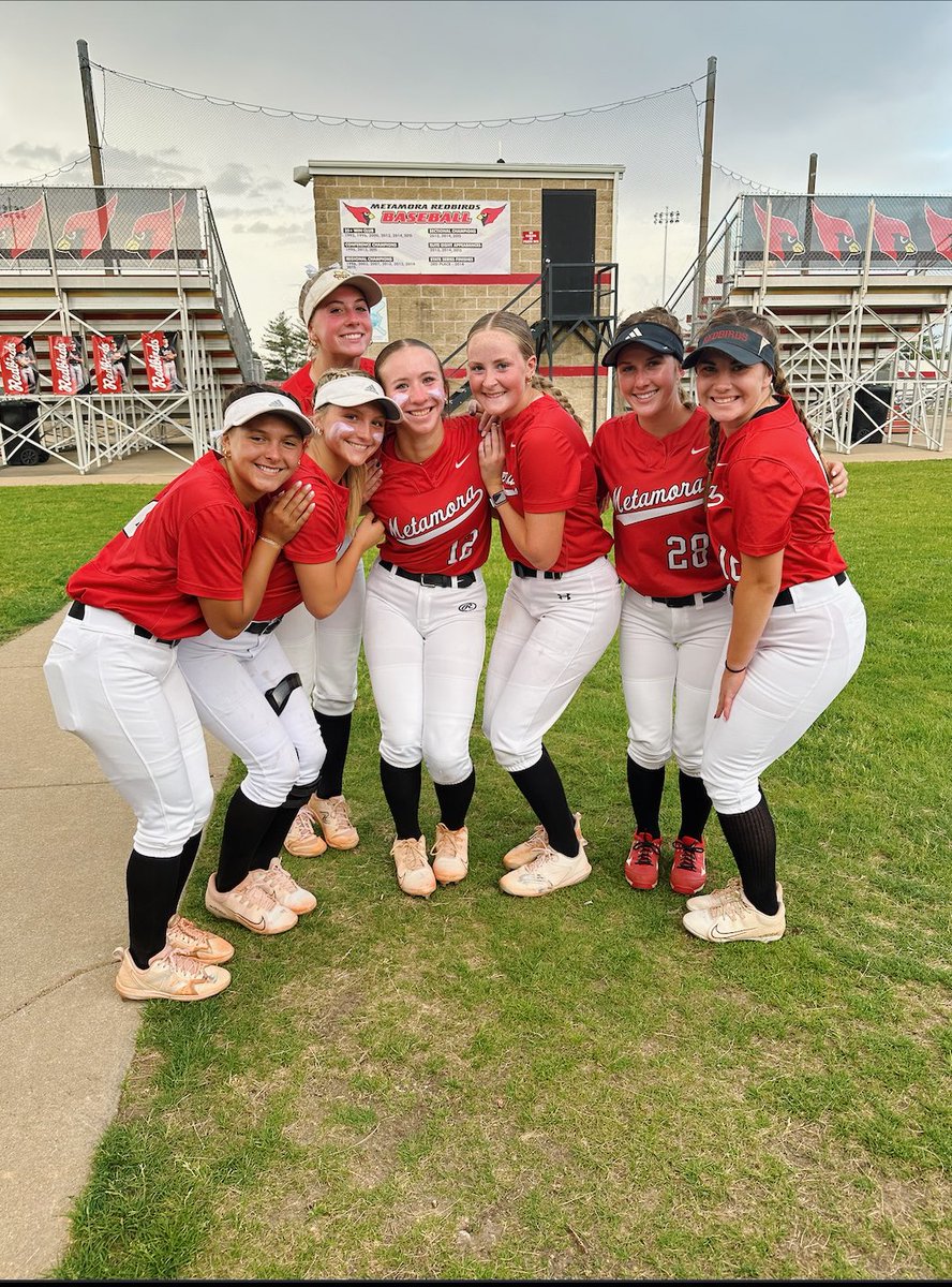 Senior Night ❤️🖤 
Loved celebrating with my people 🫶🏼