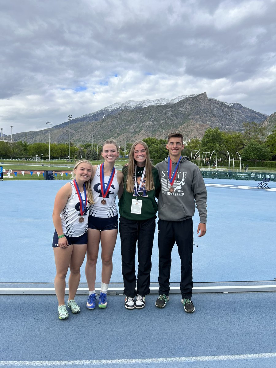 chhstf's tweet photo. It was a good day for our long jumpers as all 3 medaled in the state meet and our long jumpers coach was also very happy!! https://t.co/86iEfpOZdR