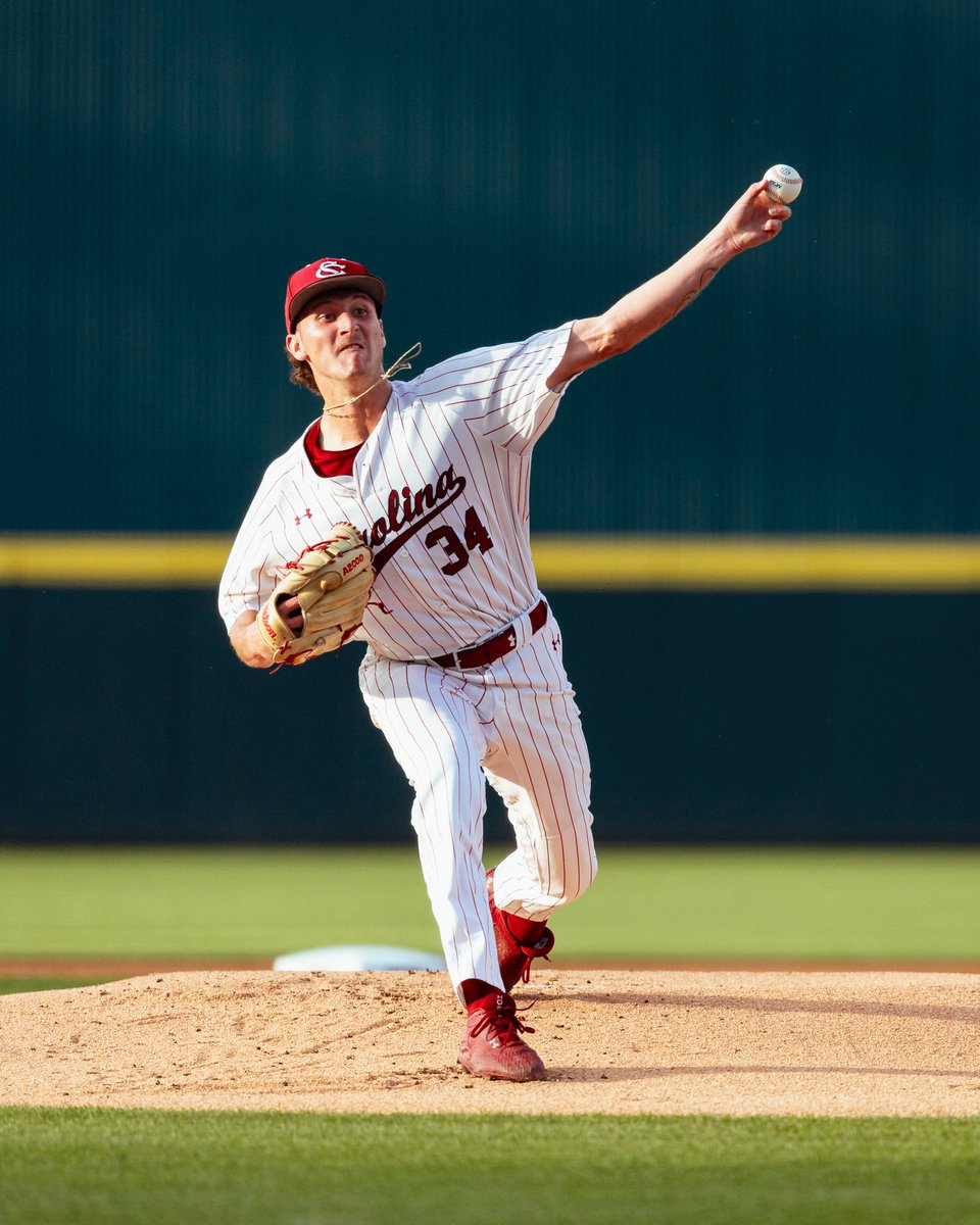 GamecockBSB's tweet image. Team win✅