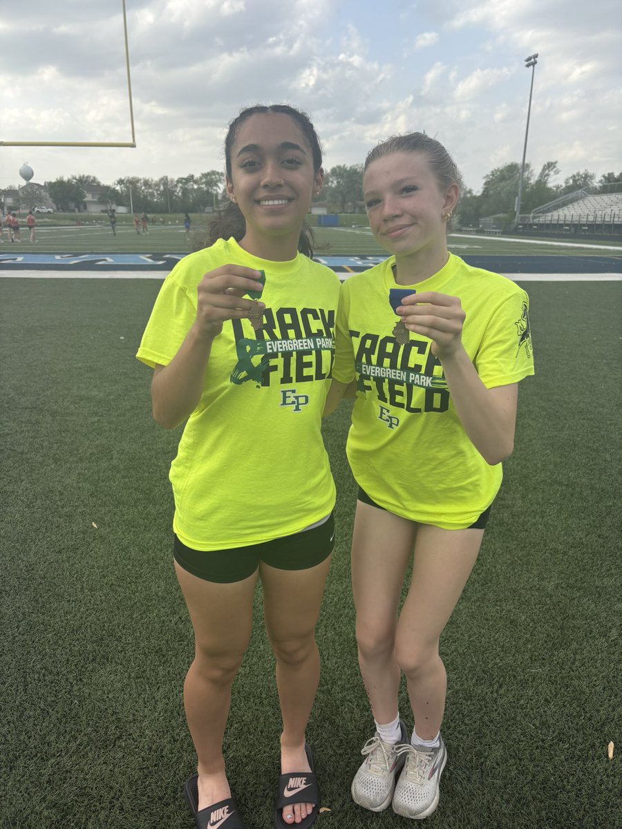 <a href="/EPCHSGirlsTrack/">EPCHSGirlsTrackField</a> 800 M Run IHSA Sectional Medalists R. Martinez 5th place and “Sectional Champion” 🥇&amp; State Qualifier N. Mitchell! 🐎🐎🐎 <a href="/EPCHSAthletics/">EPCHSAthletics</a>