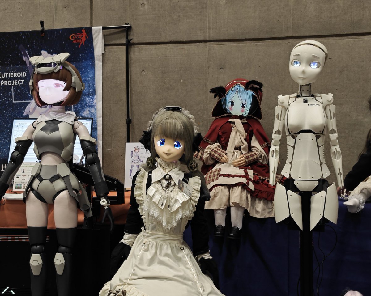 W_Yoshizaki's tweet photo. 世界一、かわいいロボット密度の高い空間。(２月のワンフェス)。 #ロボかわ #Cutieroid  #V_Sido #WF2025W https://t.co/LG594Bopay