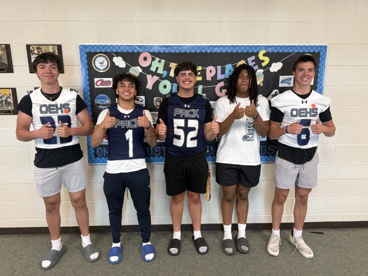 GPatnoudes's tweet photo. This week I helped organize a community outreach effort with my teammates to visit a local elementary school. We spent time reading to first graders and leading a discussion with fifth graders about teamwork, leadership, and what it means to be a student-athlete. It was a chance to give back, but also to model what we hope younger students see as the right way to carry yourself—on and off the field.