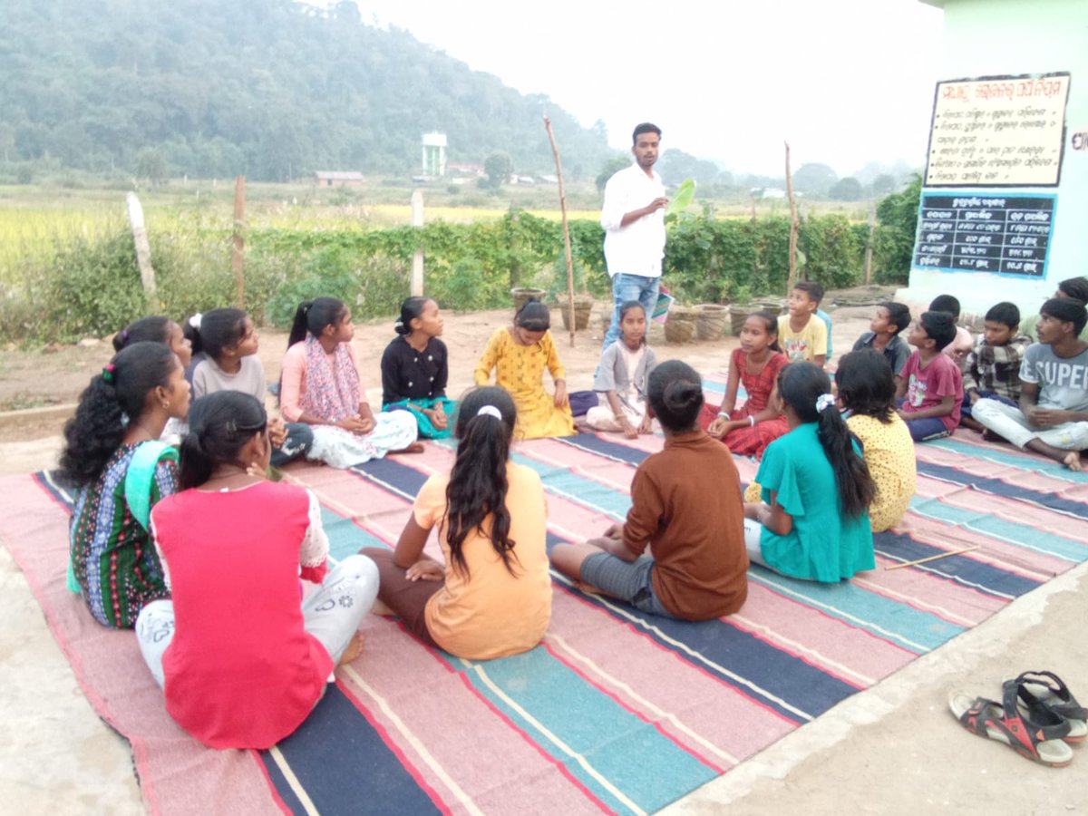YCDAOdisha's tweet photo. Through the Family Focused Village Development Program, YCDA is running after-school centers to support children’s learning. Educators help address challenges and promote academic growth. 📚🌱 #YCDA #FFVDP #EducationMatters #ChildDevelopment https://t.co/5gJL5Aq7kL