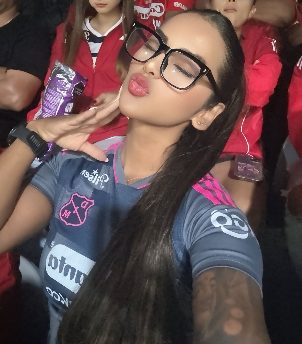 sirena___morena's tweet image. Lo importante es s el contenido ❤️💙😂