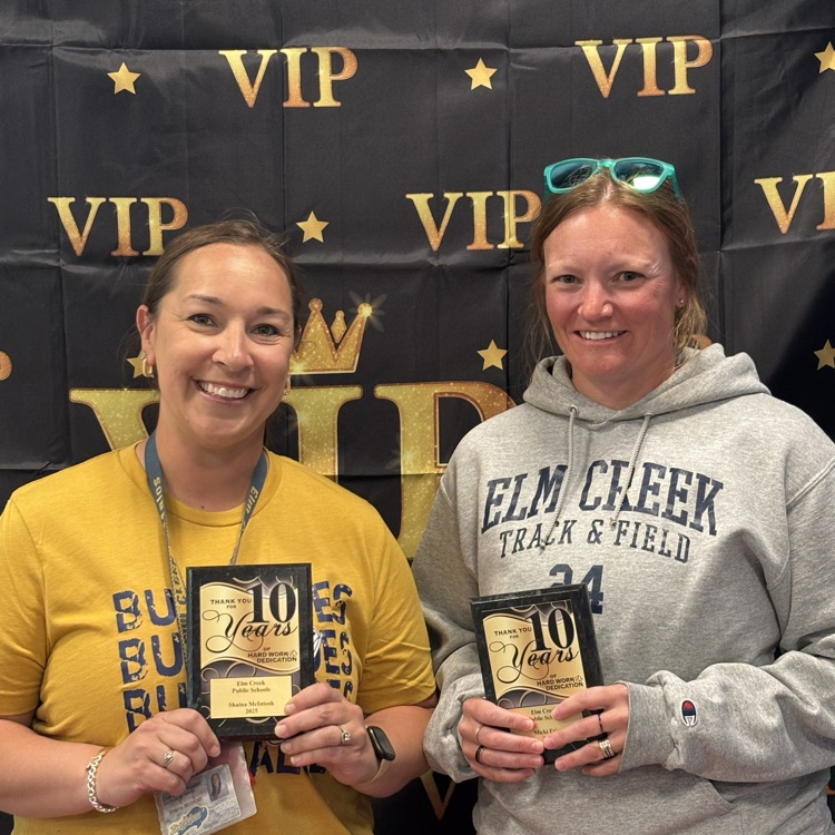 ElmCreekBuffs's tweet image. These 2 super stars have changed the lives of EC students for the past 10 years. Thanks for all you do Mrs. McIntosh &amp;amp; Mrs.Fries!