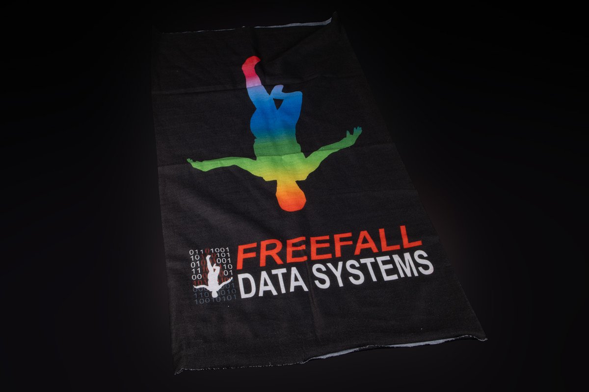 FreefallData's tweet image. Some nice FDS gaiters we have available at freefalldatasystems.com/store_clothing ...