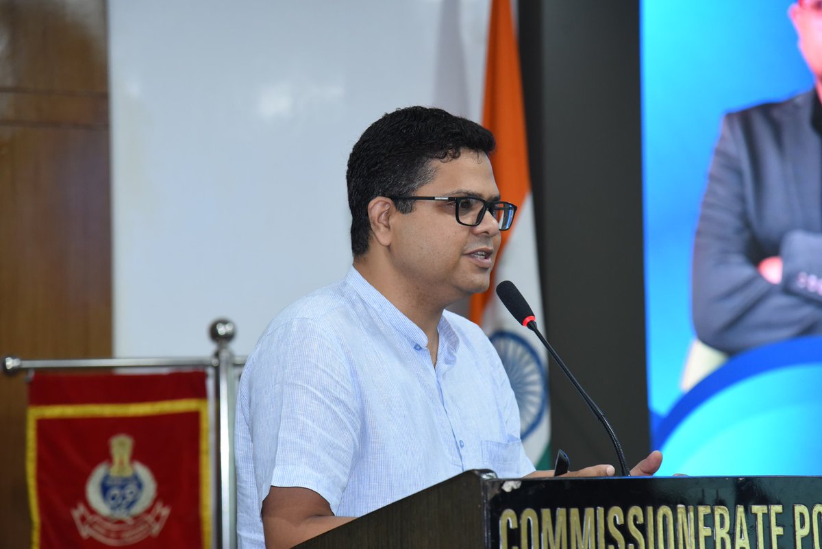 drshovanrath's tweet photo. Chronic Pain Awareness Program at @cpbbsrctc premises for the Police personnel. A moto for a @painfreeodisha ...The non surgical management of chronic pain can help the Police personnel over a better quality of life.

#painawareness #painfreeodisha #cpbbsrctc #painfreeliving https://t.co/zXnRVlShbJ