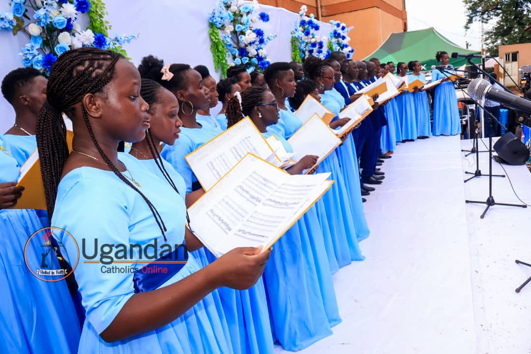 JUST BEFORE YOU STEP OUT

Good morning good Jesus.

Heavenly Father, we come before You this morning with gratitude for seeing us through the night and the gift of a new day. Thank You that with You in our lives, we can be strong and overcome our trials that comes like raging