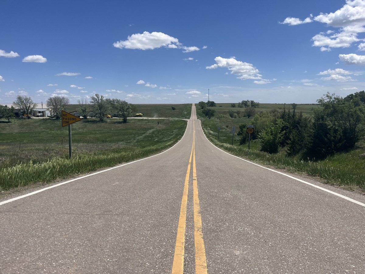 StormChaseTeam's tweet image. DAY 4 RECAP: After yesterday’s long (and epic) day of chasing, we took today to travel to Oklahoma City to position ourselves for the next few days of chasing 🛣️🌪️