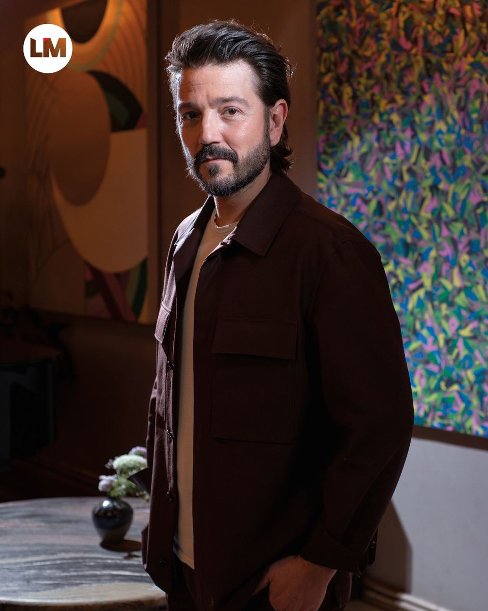 LideresMexicano's tweet photo. 🎬 #EnEntrevistaCon Diego Luna reflexiona sobre su carrera, el arte como motor de cambio y su compromiso con contar historias que importan. Desde Y tu mamá también hasta Andor y Estado de silencio.
📲 Lee más: https://t.co/KbIz5473pf
#DiegoLuna #ArteConCausa https://t.co/VpmS71LypH