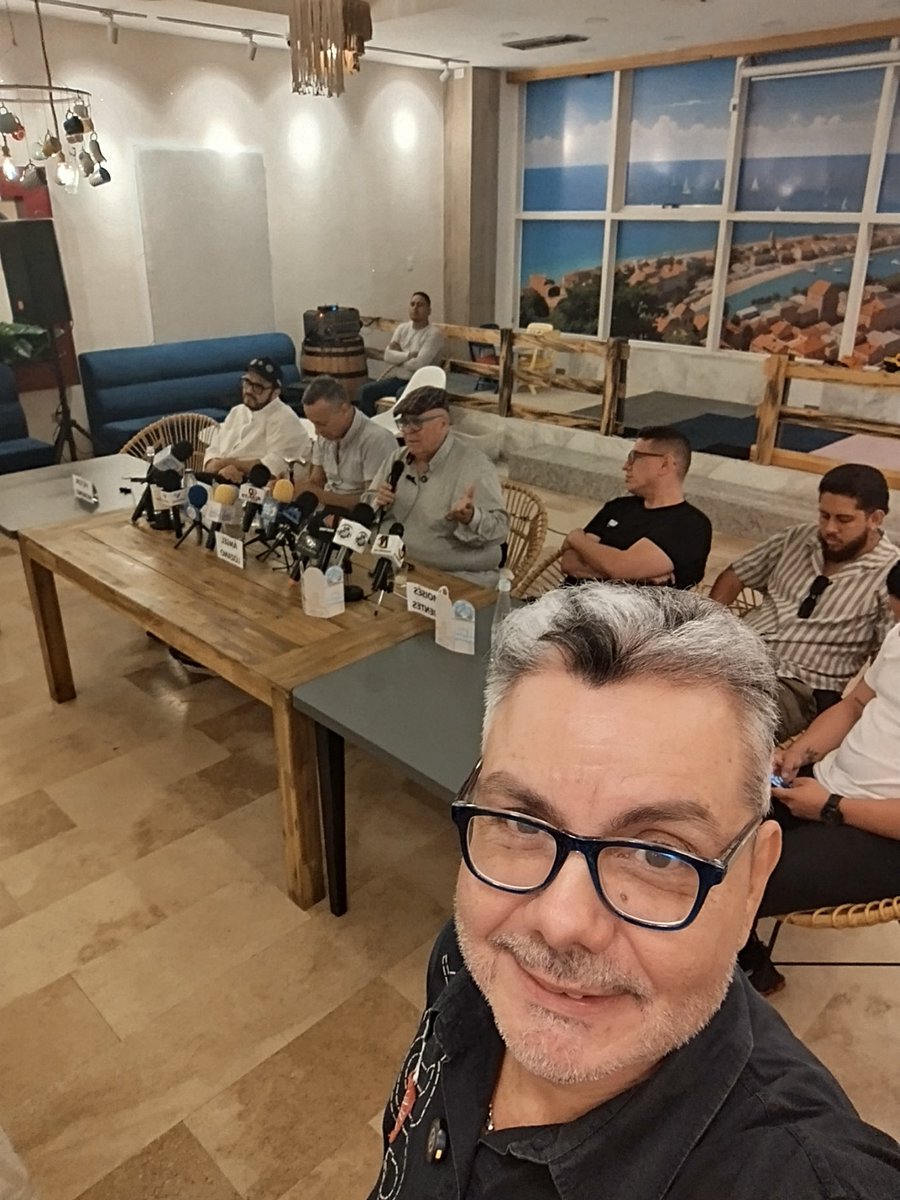 carlosfbrito's tweet photo. #15Mayo Gracias a todos los medios de comunicación, que asistieron a la rueda de prensa del evento gastronómico #LaRutaDeLara en Namoos Restaurante #Barquisimeto https://t.co/kGwwYFw5SW