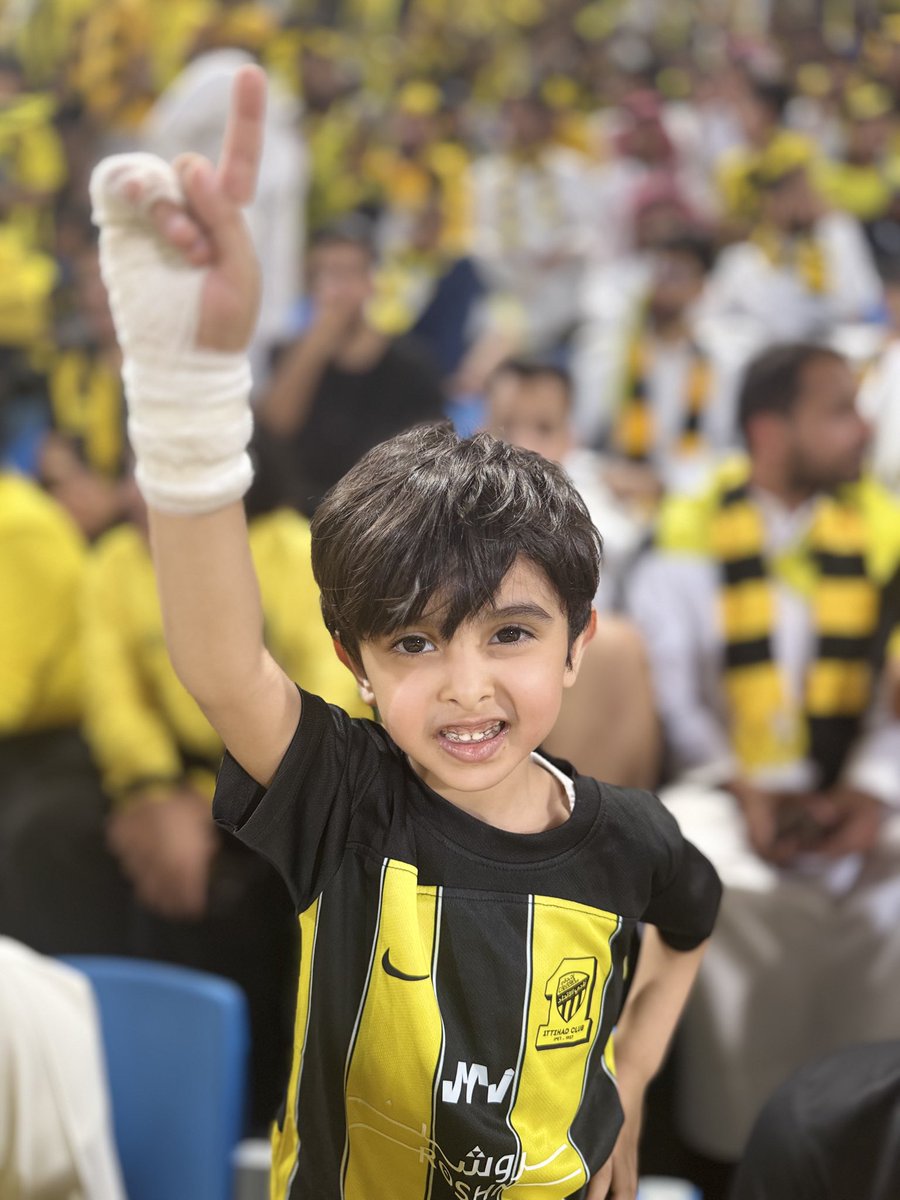 CURVA GOLD tweet media