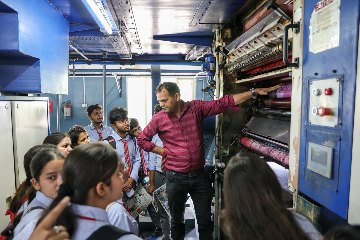 gehudehradun's tweet image. Students of the Department of Media and Mass Communication recently visited the 𝐀𝐦𝐚𝐫 𝐔𝐣𝐚𝐥𝐚 𝐏𝐫𝐢𝐧𝐭𝐢𝐧𝐠 𝐏𝐫𝐞𝐬𝐬, Selaqui, Dehradun for an insightful industry tour.

#IndustryVisit #AmarUjalaPress #MassCommunication #HandsOnLearning #GEHUDehradun