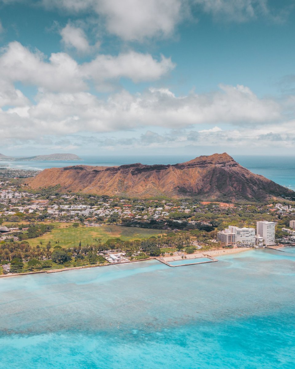 AlohaFstvls's tweet photo. From mauka to makai, aloha lives in every corner of our islands.

#AlohaFestivals @hawaiihta @oahuvb @gohawaii https://t.co/hMccu4XAQm