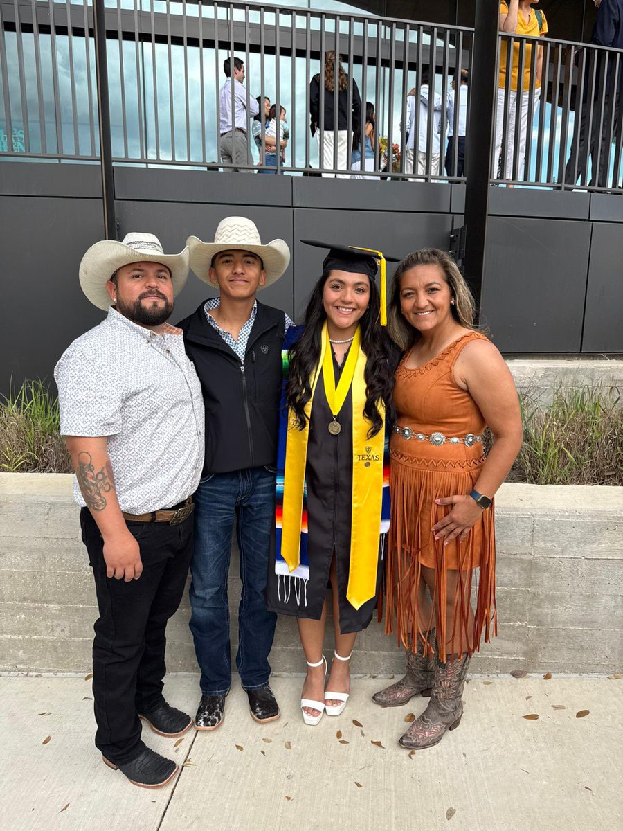 Monica Martinez tweet media