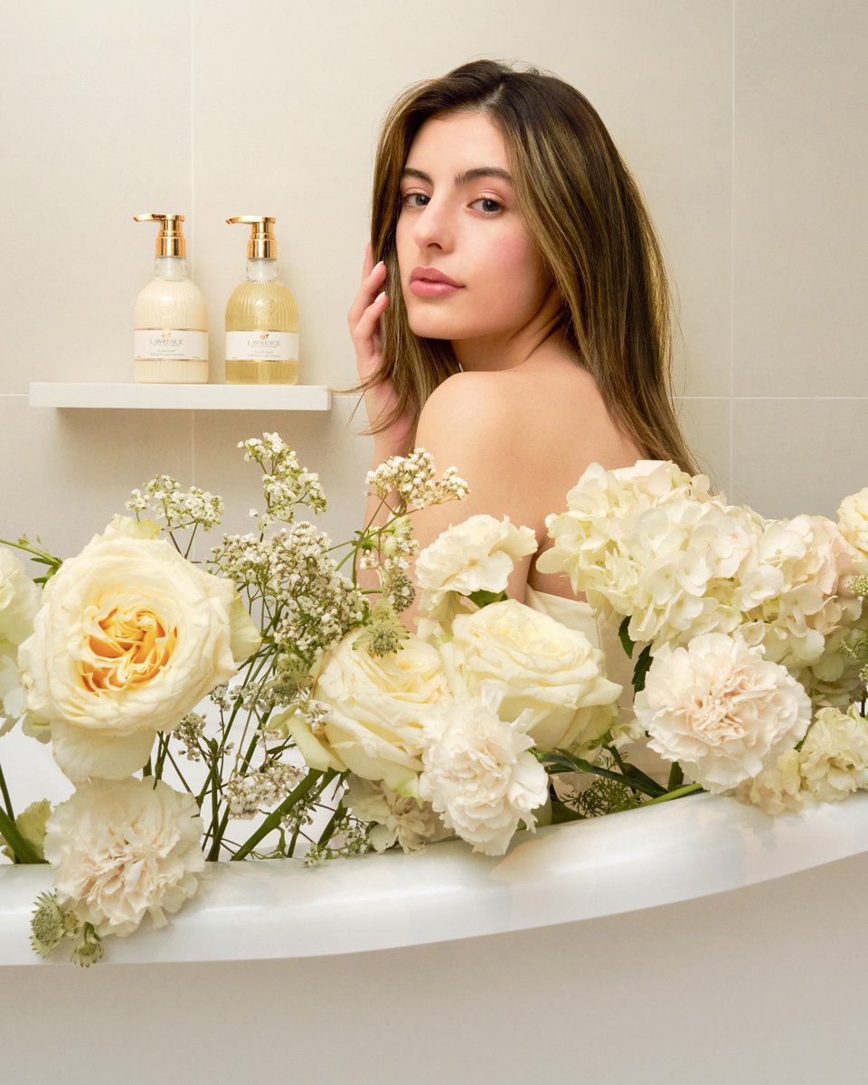 しっとり潤い髪✨
shampoo &amp; treatment
💐ロウレンス　ルシェルクラーテ💐
🫧🫧🫧🫧🫧🫧🫧🫧🫧

保湿成分をより多く配合し
髪のパサつき、ボリューム、うねりを抑え
しっとりとした仕上がりに🧴✨

香りはホワイトカトレアをベースに
モクレン,ムスク,サンダルウッドの麗しい香り✨
（各￥1,540税込）