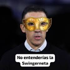 futaztecapostin's tweet photo. Quien diría que un wey al que le dicen el “swinger” trae de su perra al mejor América de la historia jjajajajajaja DON VICENTE SWINGER SÁNCHEZ CABRONES 🚬 https://t.co/ahyD6T39Rt
