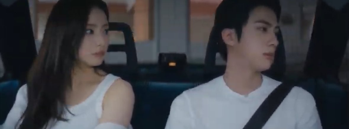 jnfication's tweet photo. — ¿Y BIEN? ¿TODAS ESTAMOS DE ACUERDO QUE ES HERMOSO EL MV? 

#JIN DEMOSTRANDO QUÉ HACE ARTE, QUÉ HERMOSO. 😭🎀

RT  + 🔄

DONT SAY YOU LOVE ME OUT NOW
JIN COMEBACK 
ECHO BY JIN TODAY
#Dont_Say_You_Love_Me #Jin_Echo 
#DSYLM_그래도사랑한다말할래 https://t.co/93CwoIGiRq