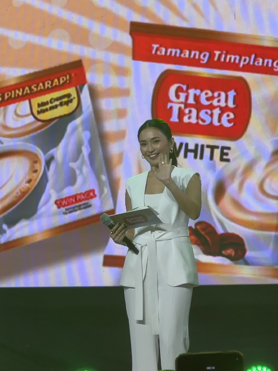 OfficialKBB's tweet photo. Kathryn Bernardo at the Puregold Sari-Sari Store Convention 2025 for Great Taste White Coffee! 🤍

#KathrynBernardo #KathrynForGreatTasteWhite #TamangTimpla https://t.co/MBrQhDef8w