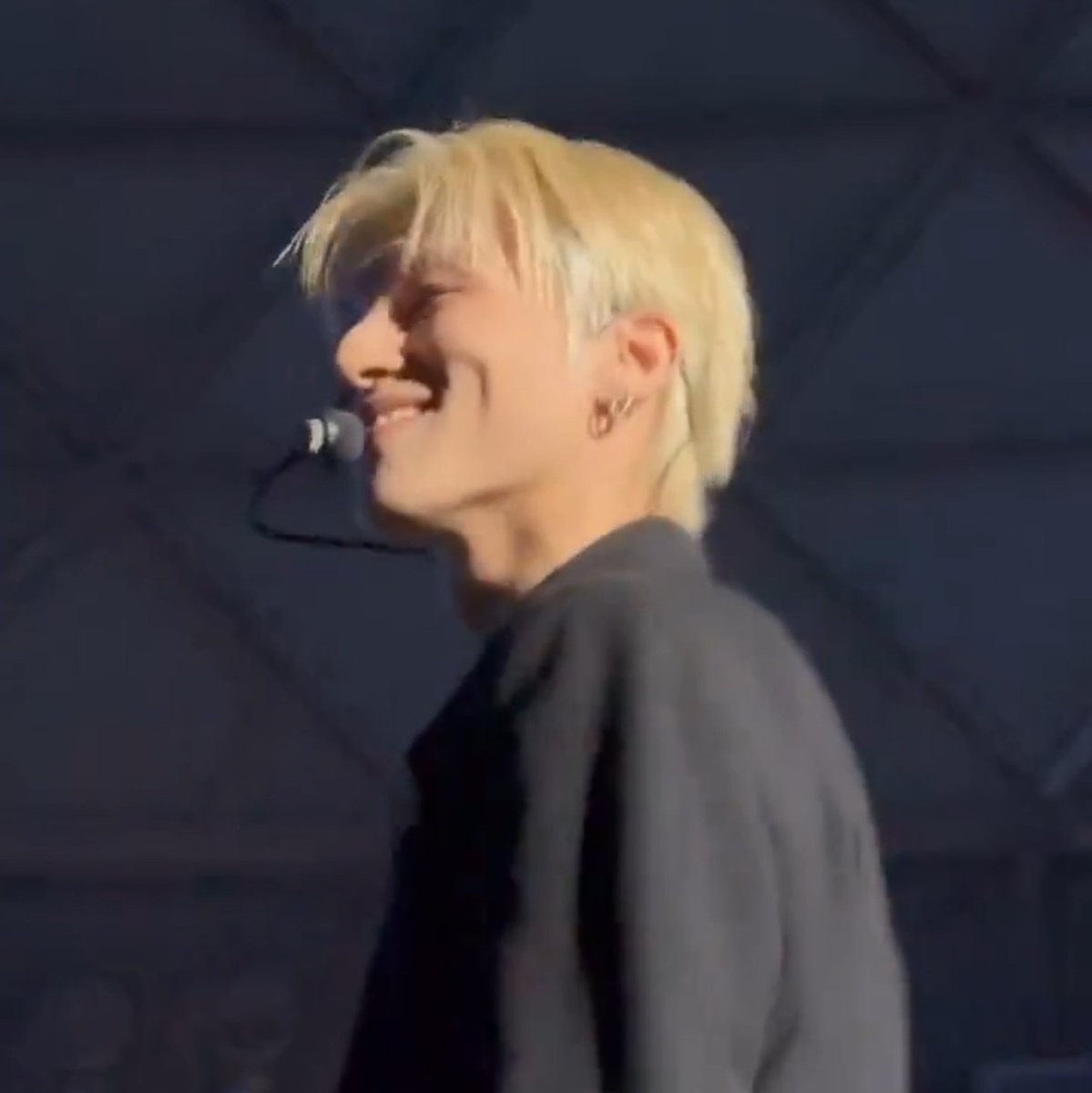 XXatrx2's tweet photo. He's proud🥹
#ATEEZinChile #WOOYOUNG
 https://t.co/a0Juhnubrx