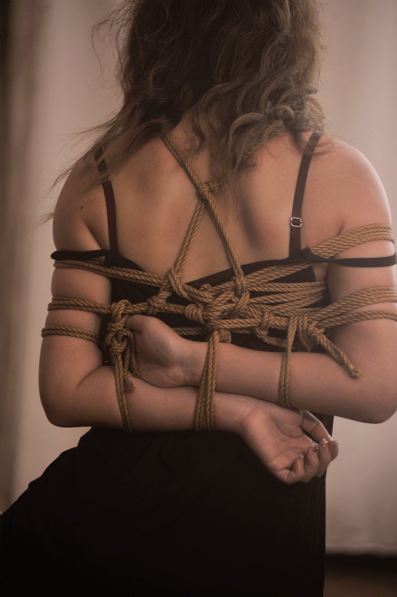 福利姬🦊婳分享的黄推图片2 - 网红私拍内容