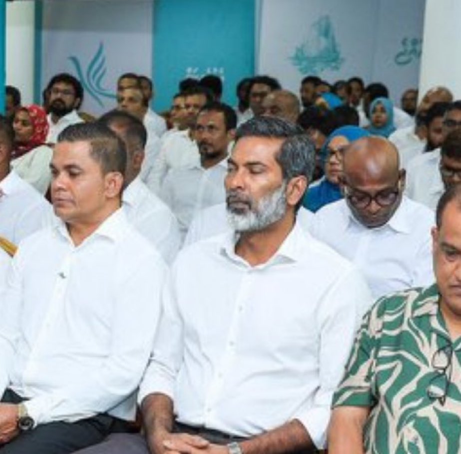 mvcorruptiion's tweet image. HDC in goathi vagah negi kamuge corruption ge massala thahugeegu kuramundhaa HDC ge kreege MD Mr. Fazul mi hunnevee Muizzuge PNC jalsaage kuree safuga.