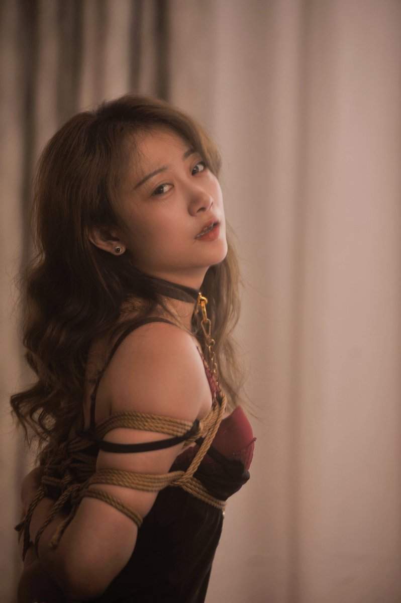 福利姬🦊婳分享的黄推图片4 - 网红私拍内容