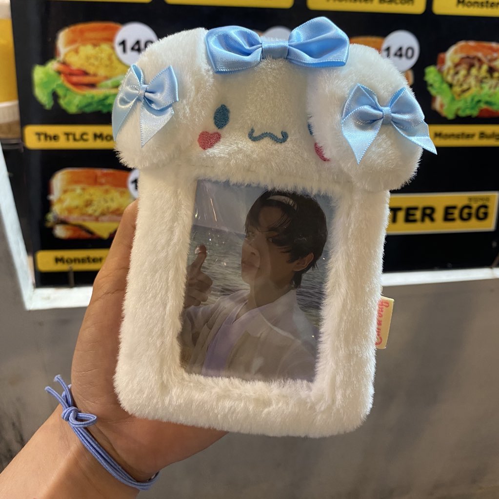 Khalxikeu's tweet photo. The cutest photocard holder for #JAKE 🥹🖤 https://t.co/7UKeSRCRY7