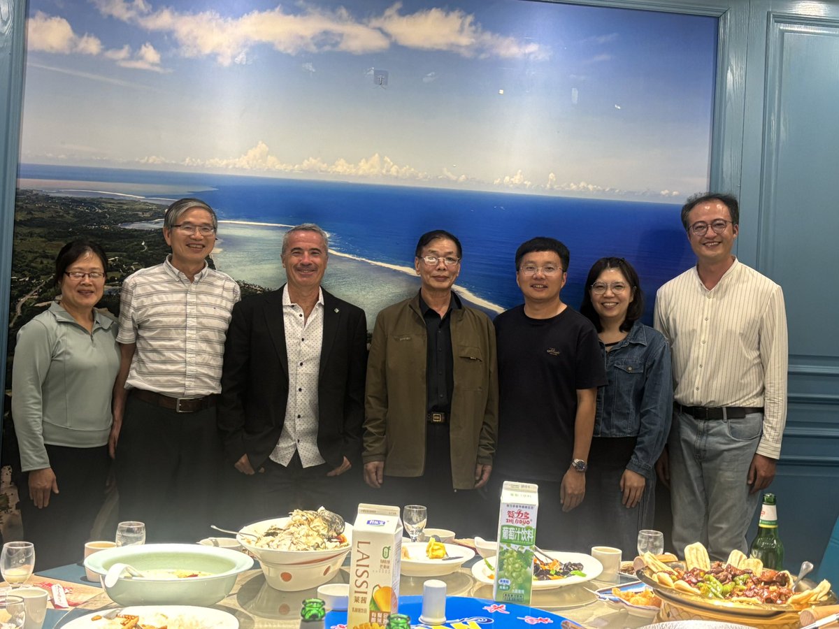 Gustavomaddonni's tweet image. Cena de cierre con el Sr decano del College of Agriculture of Qingdao Agricultural University (China) Dr Wujun Ma. Semana muy interesante que posiblemente genere conexiones académicas y colaboraciones de investigación con FAUBA