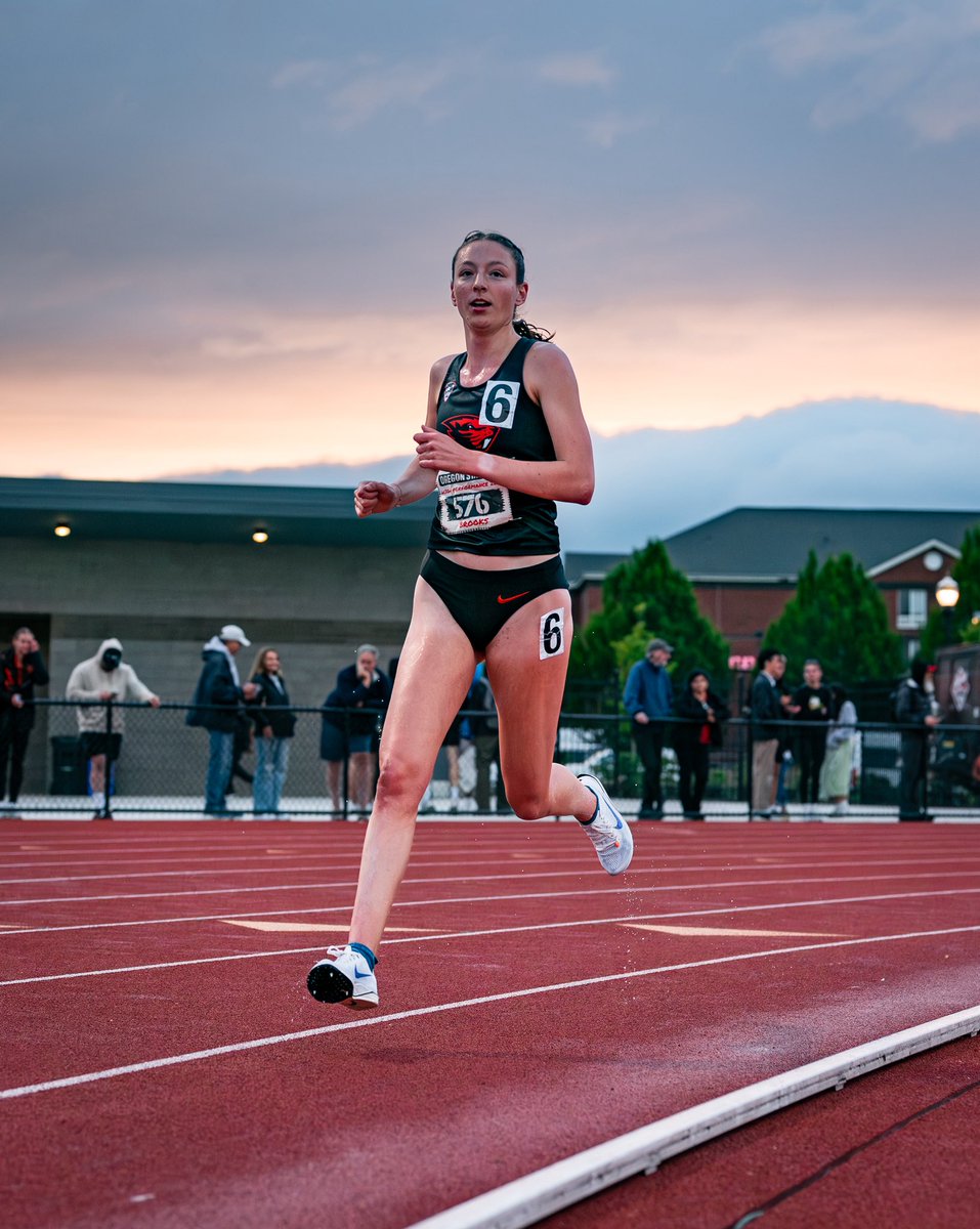 BeaverTFXC's tweet image. Big night in Newberg 🤩
800 Meters:
Jillian Brown - 2:05.42 (Improves OSU #2, New NCAA West #41)
Maya Baechler - 2:07.80 (OSU #5)
1,500 Meters
Sage Brooks - 4:24.19 (PB)
Noemi Lundgren - 4:26.28 (PB)