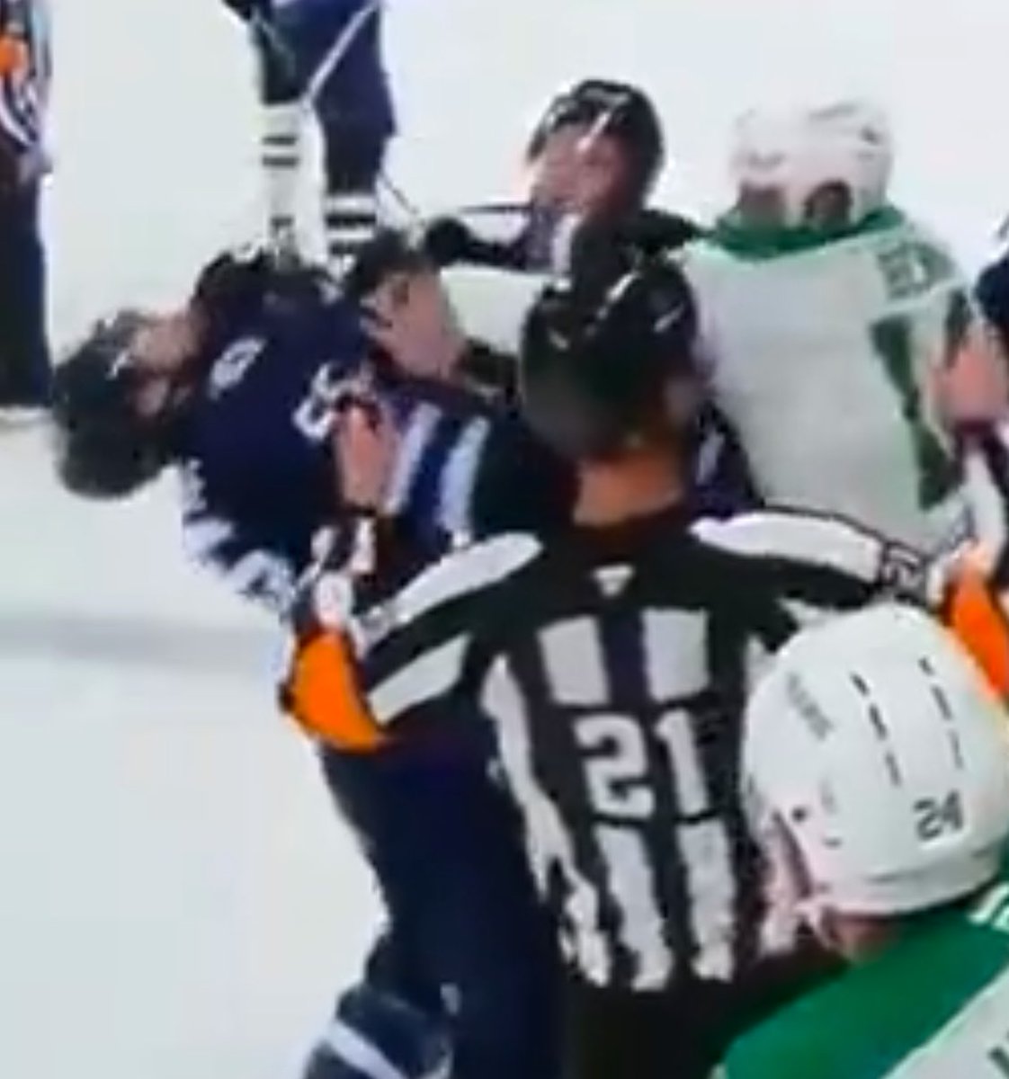 Black Beth Dutton tweet media