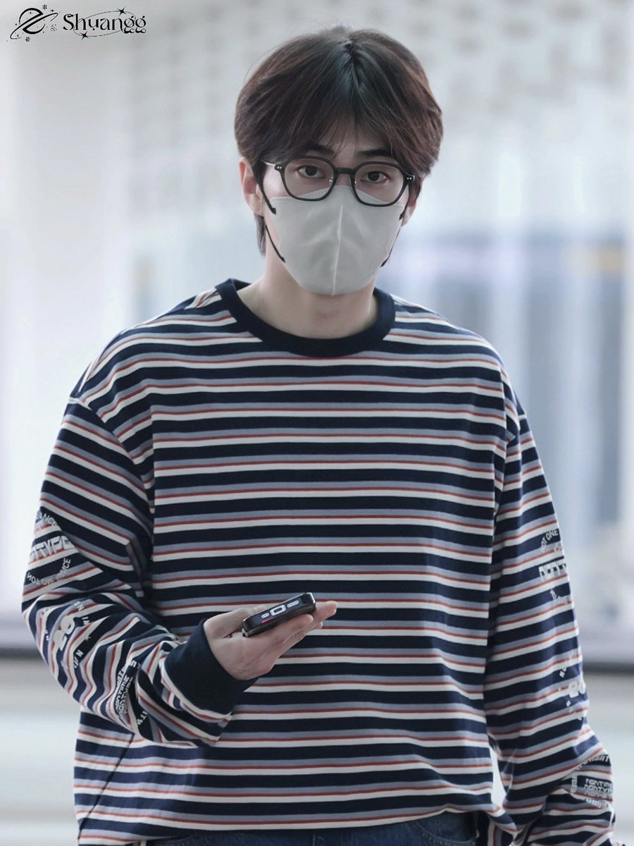 หนุ่มแว่นอีกแล้ววววว สเต้กเลย ㅠㅠㅠㅠ ผมสวยมากกกกกกกกกกกกกกกก